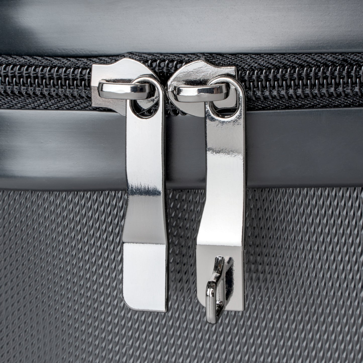 Daisy GooRooV Suitcases in Three Sizes